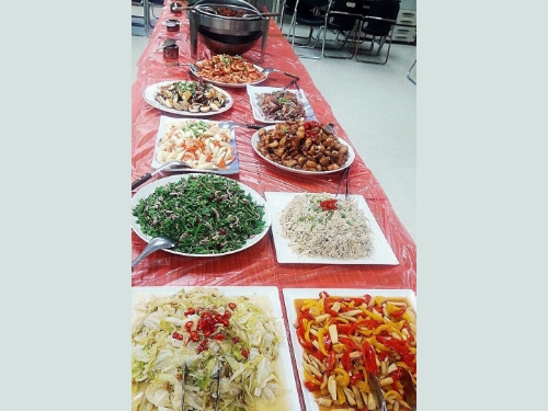 飴益團膳，伙食承包
